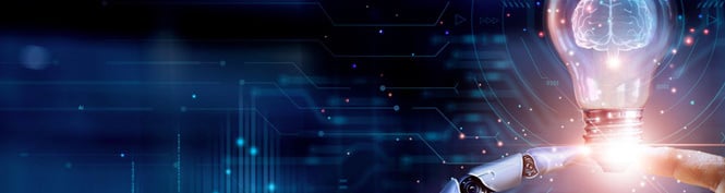 Menneskehånd og robotarm som berører hverandre under en lysende lyspære, som symboliserer innovasjon og teknologi.